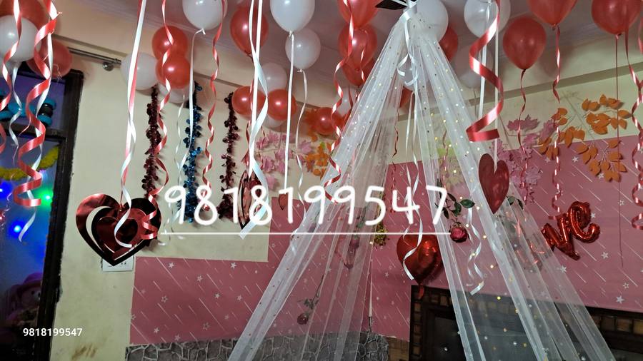 Romantic ceiling balloon decoration